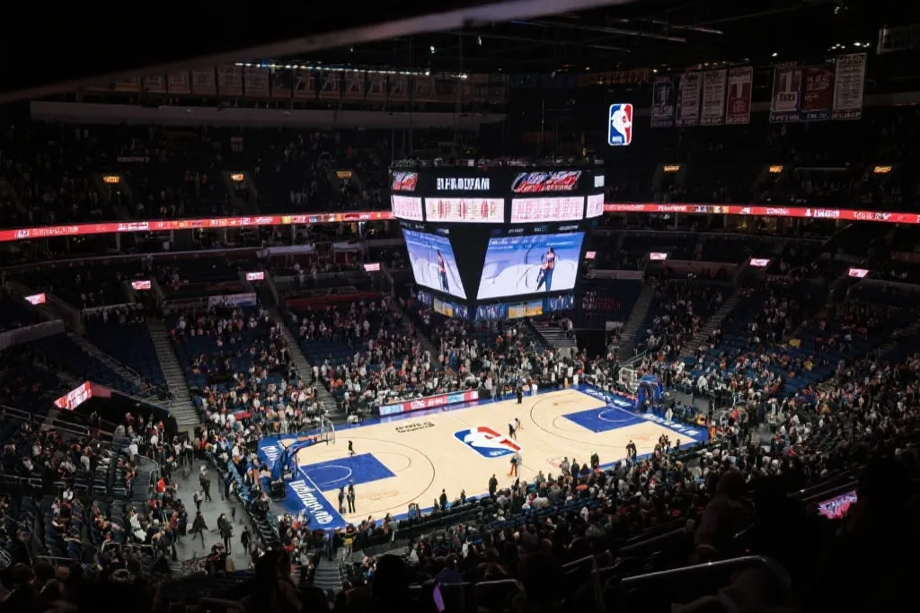 金钱与梦想交织：NBA自由球员市场硝烟再起